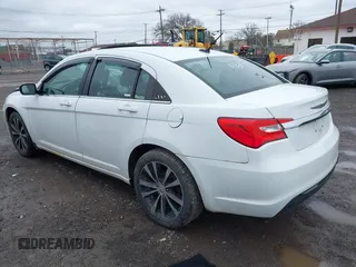 2012 Chrysler 200 S with VIN 1C3CCBHG3CN123224, listed as a IAAI auction lot 41915557 with 138,229 mi miles. Bid and sale history available at carsss.com. Image 3.