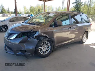 2011 Toyota Sienna XLE AAS with VIN 5TDYK3DC7BS047822, listed as a IAAI auction lot 42073635 with 150,424 mi miles. Bid and sale history available at carsss.com. Image 18.