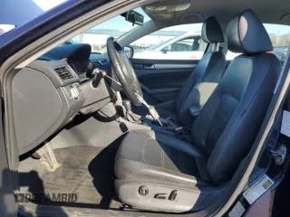 2014 Volkswagen Passat Wolfsburg Edition z VIN 1VWAT7A35EC030742, wystawiony jako Copart lot #46586205 z przebiegiem 185 690 mil mil oraz Szkoda całkowita • Salvage title. Historia ofert i sprzedaży dostępna na DreamBid. Obrazek 7.