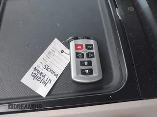 2018 Toyota Sienna XLE Auto Access Seat with VIN 5TDYZ3DC8JS932914, listed as a IAAI auction lot 41178252 with 112,009 mi miles. Bid and sale history available at carsss.com. Image 11.