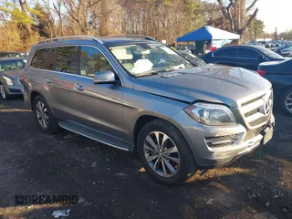 2015 Mercedes-Benz GL-Class GL 450 with VIN 4JGDF6EEXFA471143, listed as a IAAI auction lot 41062987 with 134,674 mi miles. Bid and sale history available at carsss.com. Image 1.