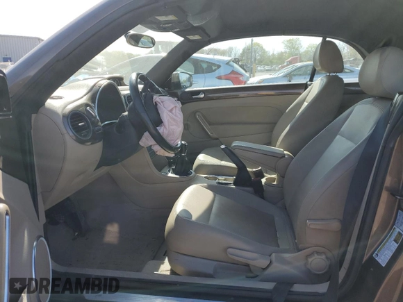 2014 Volkswagen Beetle 2.0L TDI с VIN 3VW6L7ATXEM809087, выставлен на аукционе Copart как лот 53710365 с пробегом Не указан миль и Списание • Salvage title. История ставок и продаж доступна на DreamBid. Изображение 7.