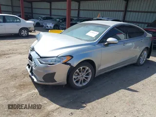 2020 Ford Fusion SE z VIN 3FA6P0HD9LR231471, wystawiony jako IAAI lot #41986473 z przebiegiem 58 587 mil mil oraz . Historia ofert i sprzedaży dostępna na DreamBid. Obrazek 18.