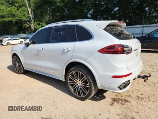 2015 Porsche Cayenne S with VIN WP1AB2A24FLA59813, listed as a Copart auction lot 60604305 with 137,719 mi miles and Salvage title. Bid and sale history available at DreamBid. Image 2.