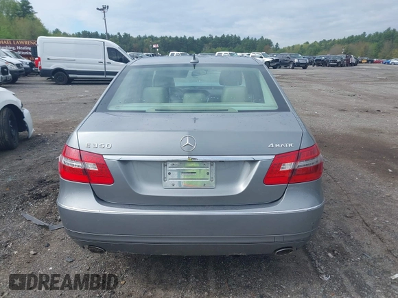 2011 Mercedes-Benz E 350 Luxury z VIN WDDHF8HB3BA291845, wystawiony jako IAAI lot #42173295 z przebiegiem 191 749 mil mil oraz . Historia ofert i sprzedaży dostępna na DreamBid. Obrazek 16.
