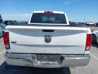 2022 Ram 1500 SLT z VIN 1C6RR6LG0NS185906, wystawiony jako IAAI lot #42012123 z przebiegiem 63 944 mil mil oraz . Historia ofert i sprzedaży dostępna na DreamBid. Obrazek 17.
