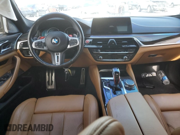 2019 BMW M5 Competition z VIN WBSJF0C54KB284808, wystawiony jako Copart lot #71974952 z przebiegiem 26 888 mil mil oraz . Historia ofert i sprzedaży dostępna na DreamBid. Obrazek 8.