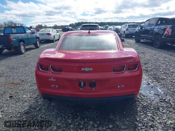 2012 Chevrolet Camaro 1LT z VIN 2G1FB1E3XC9203347, wystawiony jako IAAI lot #41261932 z przebiegiem 106 070 mil mil oraz . Historia ofert i sprzedaży dostępna na DreamBid. Obrazek 16.