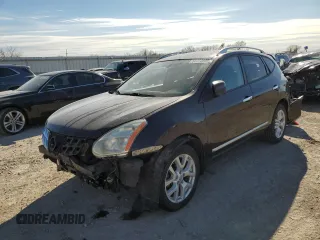 2013 Nissan Rogue SL z VIN JN8AS5MV8DW630728, wystawiony jako Copart lot #50273235 z przebiegiem 156 571 mil mil oraz Czysty tytuł • Clean title. Historia ofert i sprzedaży dostępna na DreamBid. Obrazek 1.
