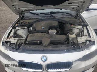 2015 BMW 3 Series 328i xDrive с VIN WBA3B5G57FNS14661, выставлен на аукционе Copart как лот 61301435 с пробегом 94 905 миль миль и Списание • Salvage title. История ставок и продаж доступна на DreamBid. Изображение 11.