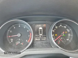 2017 Volkswagen Passat S z VIN 1VWAT7A34HC016349, wystawiony jako Copart lot #56190825 z przebiegiem 88 418 mil mil oraz Szkoda całkowita • Salvage title. Historia ofert i sprzedaży dostępna na DreamBid. Obrazek 9.