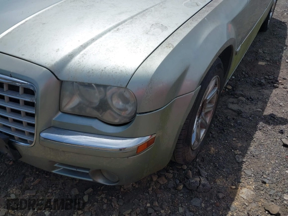 2005 Chrysler 300 with VIN 2C3AA63H65H522824, listed as a IAAI auction lot 42133787 with 266,724 mi miles. Bid and sale history available at carsss.com. Image 14.