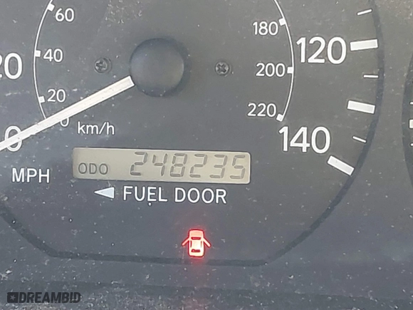2000 Toyota Camry CE with VIN 4T1BG22KXYU730531, listed as a IAAI auction lot 42003342 with 248,235 mi miles. Bid and sale history available at carsss.com. Image 13.