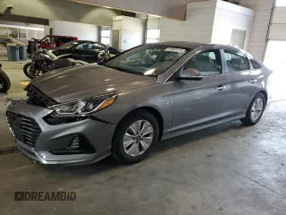 2018 Hyundai Sonata Hybrid SE with VIN KMHE24L33JA080110, listed as a Copart auction lot 61442173 with 43,398 mi miles. Bid and sale history available at carsss.com. Image 1.