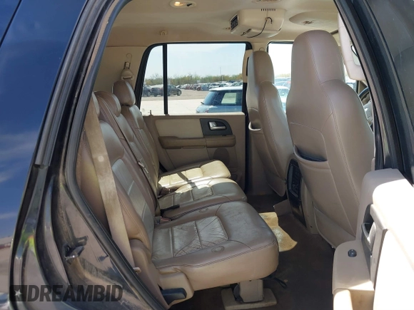 2004 Ford Expedition Eddie Bauer with VIN 1FMPU17L64LB37520, listed as a IAAI auction lot 41772378 with 305,126 mi miles. Bid and sale history available at carsss.com. Image 8.