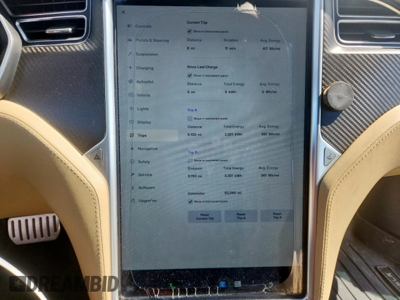 2016 Tesla Model S 90D z VIN 5YJSA1E40GF145137, wystawiony jako Copart lot #62027605 z przebiegiem 92 060 mil mil oraz Szkoda całkowita • Salvage title. Historia ofert i sprzedaży dostępna na DreamBid. Obrazek 9.