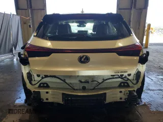 2019 Lexus UX 200 z VIN JTHY3JBH1K2014188, wystawiony jako Copart lot #57559425 z przebiegiem 72 669 mil mil oraz Szkody całkowita. Historia ofert i sprzedaży dostępna na DreamBid. Obrazek 6.