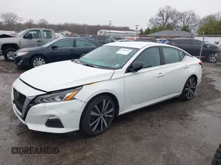 2019 Nissan Altima SR z VIN 1N4BL4CV4KC130272, wystawiony jako IAAI lot #41995625 z przebiegiem 200 000 mil mil oraz . Historia ofert i sprzedaży dostępna na DreamBid. Obrazek 6.