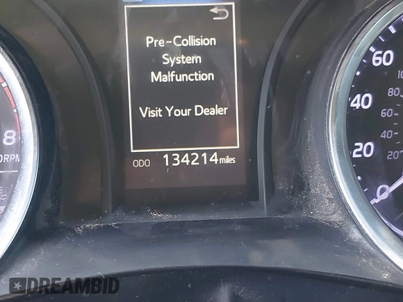 2018 Toyota Camry LE z VIN 4T1B11HK9JU583160, wystawiony jako IAAI lot #41707215 z przebiegiem 134 214 mil mil oraz . Historia ofert i sprzedaży dostępna na DreamBid. Obrazek 16.