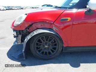 2016 MINI Hardtop with VIN WMWXP5C57G2D14564, listed as a IAAI auction lot 42401298 with 63,151 mi miles and . Bid and sale history available at DreamBid. Image 18.