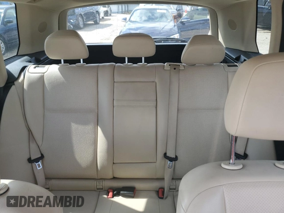 2015 Mercedes-Benz GLK 350 with VIN WDCGG5HBXFG409615, listed as a Copart auction lot 70898804 with 137,692 mi miles and Salvage Title. Bid and sale history available at DreamBid. Image 10.
