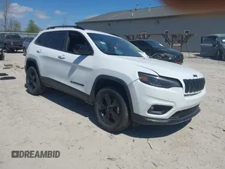 2023 Jeep Cherokee Altitude Lux z VIN 1C4PJMMB9PD104634, wystawiony jako IAAI lot #42032154 z przebiegiem 34 864 mil mil oraz . Historia ofert i sprzedaży dostępna na DreamBid. Obrazek 1.