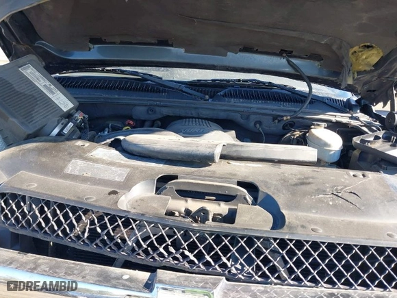 2003 Chevrolet Avalanche with VIN 3GNEK13T53G196472, listed as a IAAI auction lot 41422373 with 241,717 mi miles. Bid and sale history available at carsss.com. Image 8.