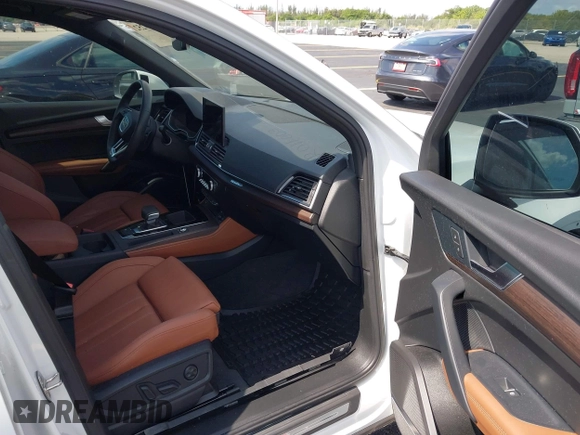 2024 Audi Q5 S line Premium Plus with VIN WA1E2AFY4R2036143, listed as a IAAI auction lot 42309252 with 14,797 mi miles and . Bid and sale history available at DreamBid. Image 5.