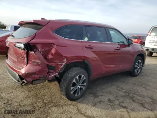 2020 Toyota Highlander XLE with VIN 5TDGZRBH7LS506678, listed as a Copart auction lot 48966645 with 73,176 mi miles and Salvage Title. Bid and sale history available at carsss.com. Image 3.