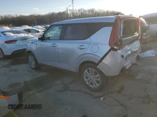 2020 Kia Soul LX with VIN KNDJ23AU1L7023333, listed as a Copart auction lot 88152725 with 104,514 mi miles and Salvage Title. Bid and sale history available at carsss.com. Image 2.