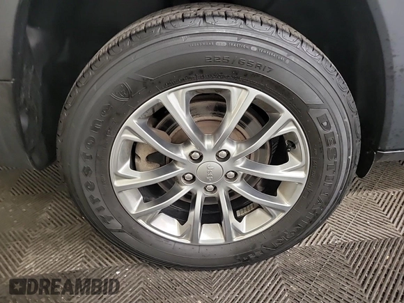 2021 Jeep Cherokee Altitude with VIN 1C4PJMLB9MD211826, listed as a IAAI auction lot 42666661 with 47,838 mi miles and . Bid and sale history available at DreamBid. Image 5.