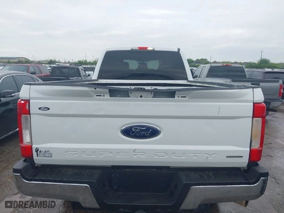 2017 Ford Super Duty F-250 SRW Lariat with VIN 1FT7W2B62HEF11136, listed as a IAAI auction lot 41892510 with 166,165 mi miles. Bid and sale history available at carsss.com. Image 6.