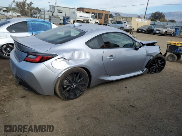 2022 Toyota GR86 Premium with VIN JF1ZNBE19N9750723, listed as a Copart auction lot 83248234 with 21,607 mi miles and Salvage Title. Bid and sale history available at carsss.com. Image 3.