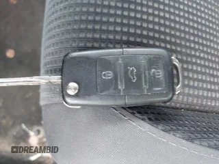 2009 Volkswagen Jetta S с VIN 3VWJM71K09M154233, выставлен на аукционе IAAI как лот 41876480 с пробегом 196 569 миль миль и . История ставок и продаж доступна на DreamBid. Изображение 11.
