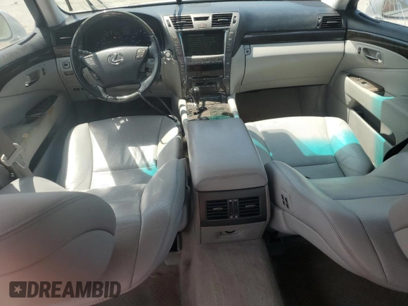 2007 Lexus LS 460 L z VIN JTHGL46F575011306, wystawiony jako Copart lot #53379905 z przebiegiem 191 689 mil mil oraz Szkoda całkowita • Salvage title. Historia ofert i sprzedaży dostępna na DreamBid. Obrazek 8.