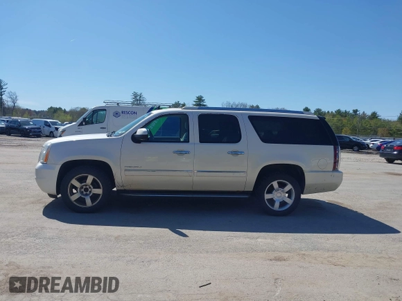 2013 GMC Yukon XL Denali with VIN 1GKS2MEF8DR121386, listed as a IAAI auction lot 42088855 with 174,677 mi miles. Bid and sale history available at carsss.com. Image 14.