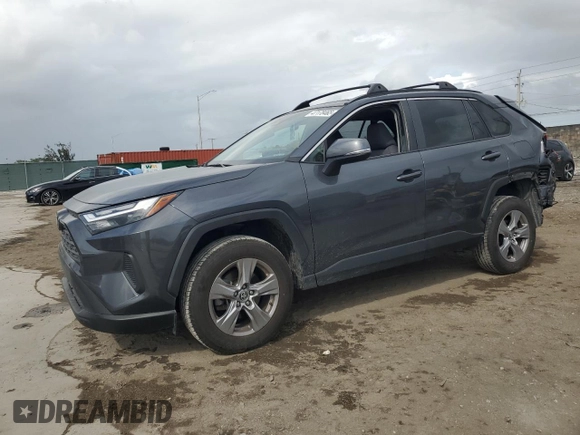 2022 Toyota RAV4 XLE with VIN JTMW1RFV6ND089457, listed as a Copart auction lot 47178465 with 43,850 mi miles and Salvage Title. Bid and sale history available at carsss.com. Image 1.