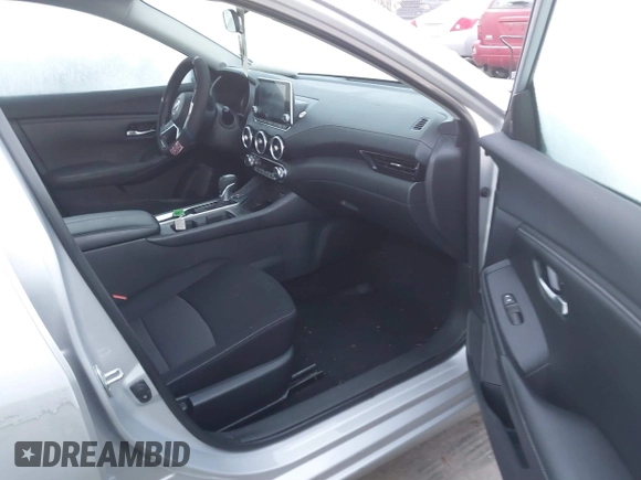 2021 Nissan Sentra SV with VIN 3N1AB8CV0MY293384, listed as a IAAI auction lot 41096159 with 53,916 mi miles and . Bid and sale history available at DreamBid. Image 5.