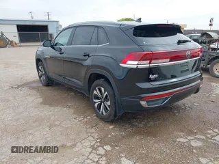 2024 Volkswagen Atlas SE с VIN 1V2LE2CA4RC229547, выставлен на аукционе IAAI как лот 42062372 с пробегом 12 237 миль миль и . История ставок и продаж доступна на DreamBid. Изображение 3.