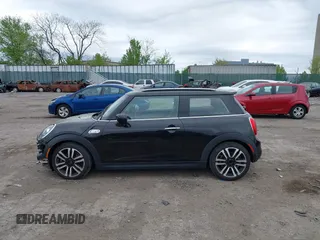 2020 MINI Hardtop Cooper S z VIN WMWXR5C00L2L44737, wystawiony jako IAAI lot #42091511 z przebiegiem 24 356 mil mil oraz . Historia ofert i sprzedaży dostępna na DreamBid. Obrazek 15.