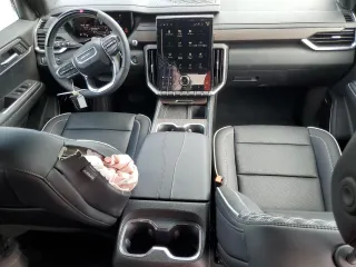 2025 GMC Acadia FWD Denali z VIN 1GKENLRS1SJ139357, wystawiony jako Copart lot #54883335 z przebiegiem 3119 mil mil oraz Szkody całkowita. Historia ofert i sprzedaży dostępna na DreamBid. Obrazek 8.