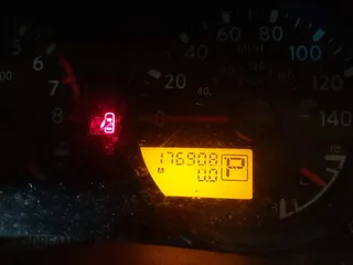 2007 Nissan Xterra SE z VIN 5N1AN08WX7C504137, wystawiony jako IAAI lot #42555326 z przebiegiem 176 908 mil mil oraz . Historia ofert i sprzedaży dostępna na DreamBid. Obrazek 7.