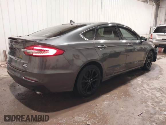 2019 Ford Fusion SE with VIN 3FA6P0HD9KR103813, listed as a IAAI auction lot 41471645 with 89,249 mi miles and . Bid and sale history available at carsss.com. Image 4.