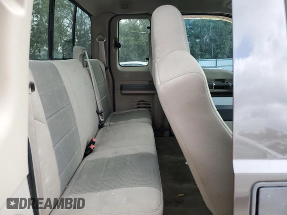 2008 Ford F-350 XL with VIN 1FTWX31528ED11395, listed as a Copart auction lot 43812455 with 215,029 mi miles and Salvage Title. Bid and sale history available at DreamBid. Image 10.