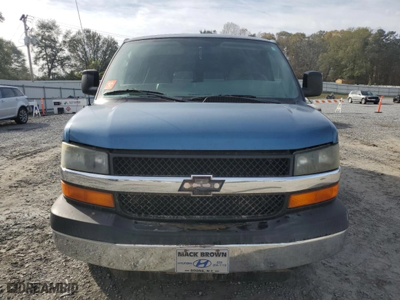 2006 Chevrolet Express Passenger with VIN 1GAHG39U261200900, listed as a Copart auction lot 81040404 with 68,221 mi miles and Salvage Title. Bid and sale history available at carsss.com. Image 5.