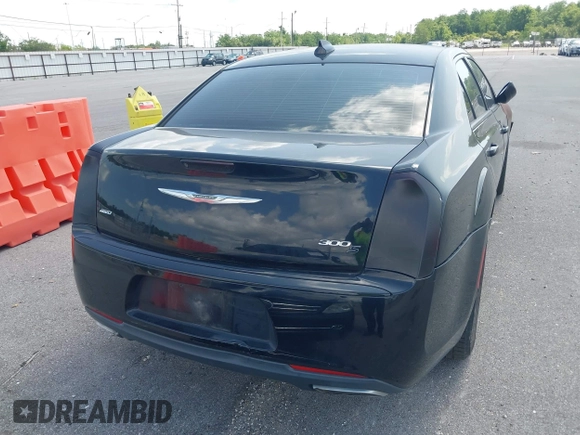 2016 Chrysler 300 S z VIN 2C3CCAGG4GH182793, wystawiony jako IAAI lot #42442826 z przebiegiem 125 474 mil mil oraz . Historia ofert i sprzedaży dostępna na DreamBid. Obrazek 16.
