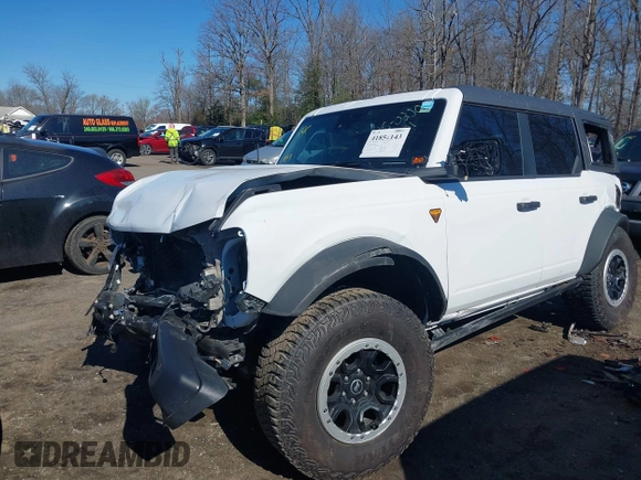 2023 Ford Bronco z VIN 1FMEE5DP0PLC12557, wystawiony jako IAAI lot #41854143 z przebiegiem 9 839 mil mil oraz . Historia ofert i sprzedaży dostępna na DreamBid. Obrazek 17.