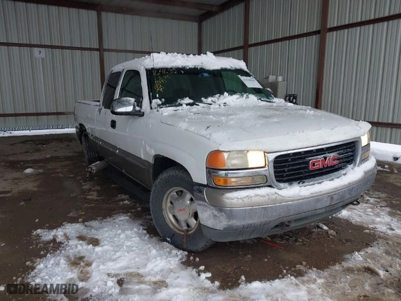 2002 GMC Sierra 1500 SLE with VIN 2GTEK19T721117956, listed as a IAAI auction lot 41290038 with 173,440 mi miles. Bid and sale history available at carsss.com. Image 1.