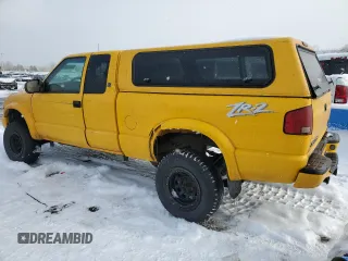 2002 GMC Sonoma SLS with VIN 1GTCT19W528253658, listed as a Copart auction lot 87413674 with 202,831 mi miles and Salvage Title. Bid and sale history available at carsss.com. Image 2.