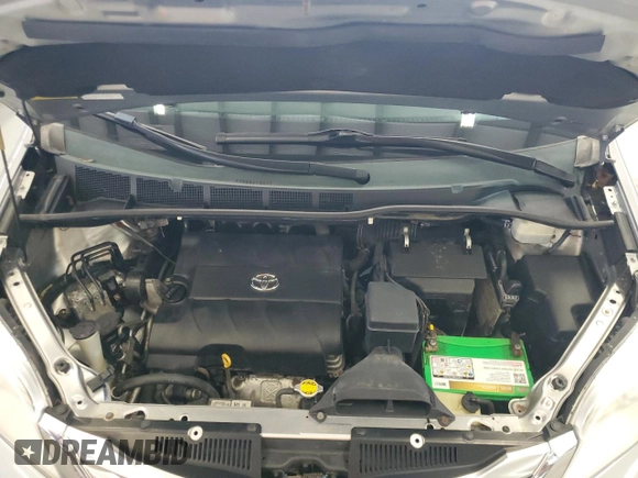 2011 Toyota Sienna XLE z VIN 5TDDK3DC4BS006272, wystawiony jako Copart lot #65144215 z przebiegiem 270 006 mil mil oraz Czysty tytuł • Clean title. Historia ofert i sprzedaży dostępna na DreamBid. Obrazek 12.